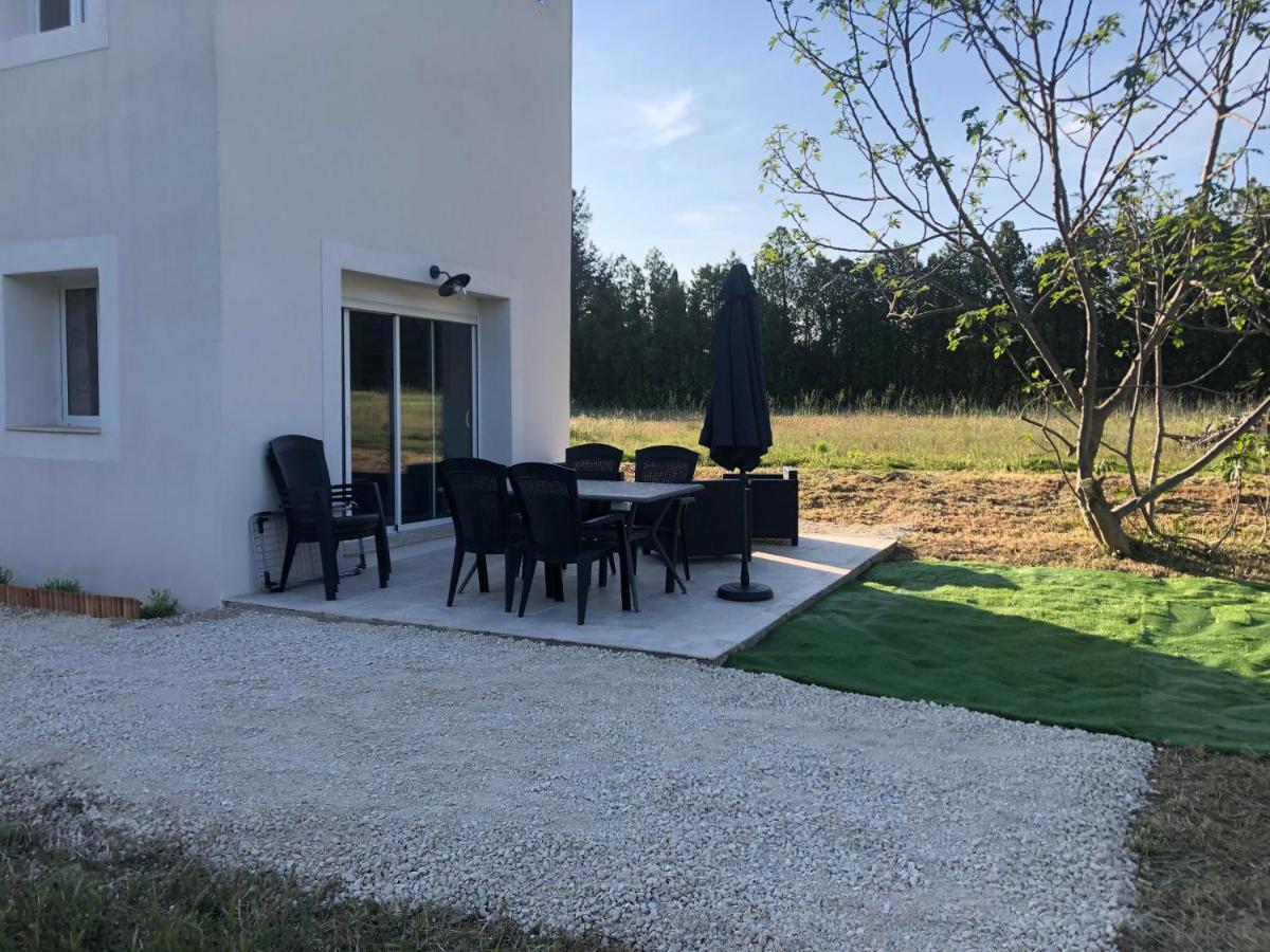 Vila Gite De Charme En Provence Monteux Exteriér fotografie